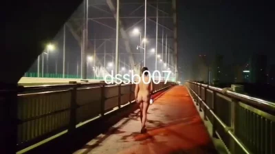 人前，都给看到了